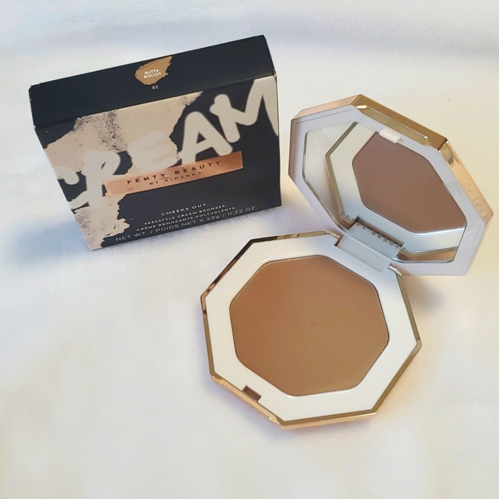 NIB Fenty Beauty by Rihanna Cheeks Out Freestyle Cream Bronzer 02 Butta Biscuit